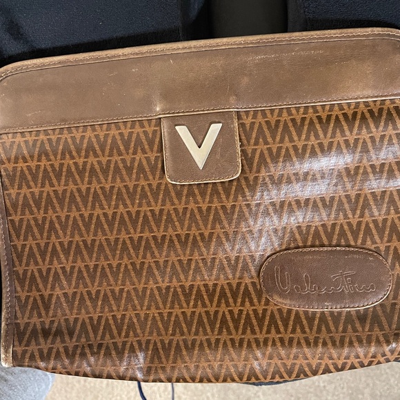 GUC Mario Valentino clutch - Picture 3 of 14